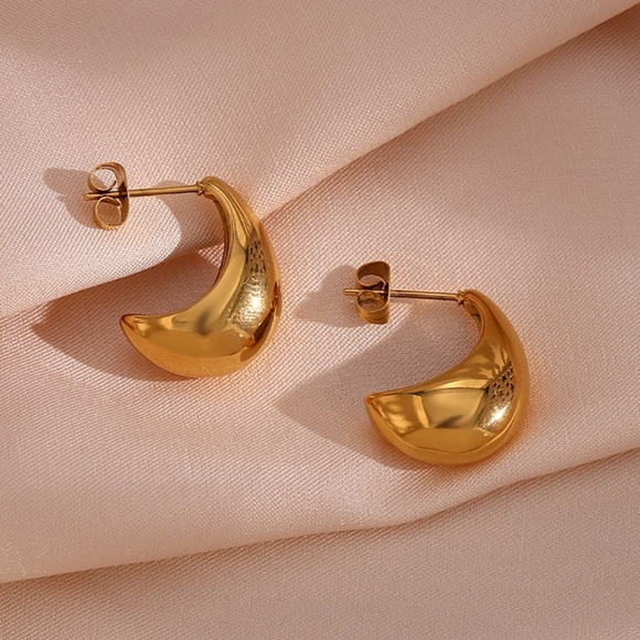 New 18K Gold Hollow Out Boat Shape Stud Earrings,wonderful Earrings,wow Earrings - Picture 2 of 7